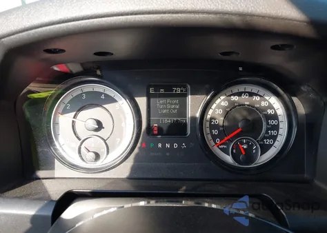 2017 Ram 1500 Slt 4X4 6'4 Box z USA, uszkodzony, nr VIN 1C6RR7GG2HS583512